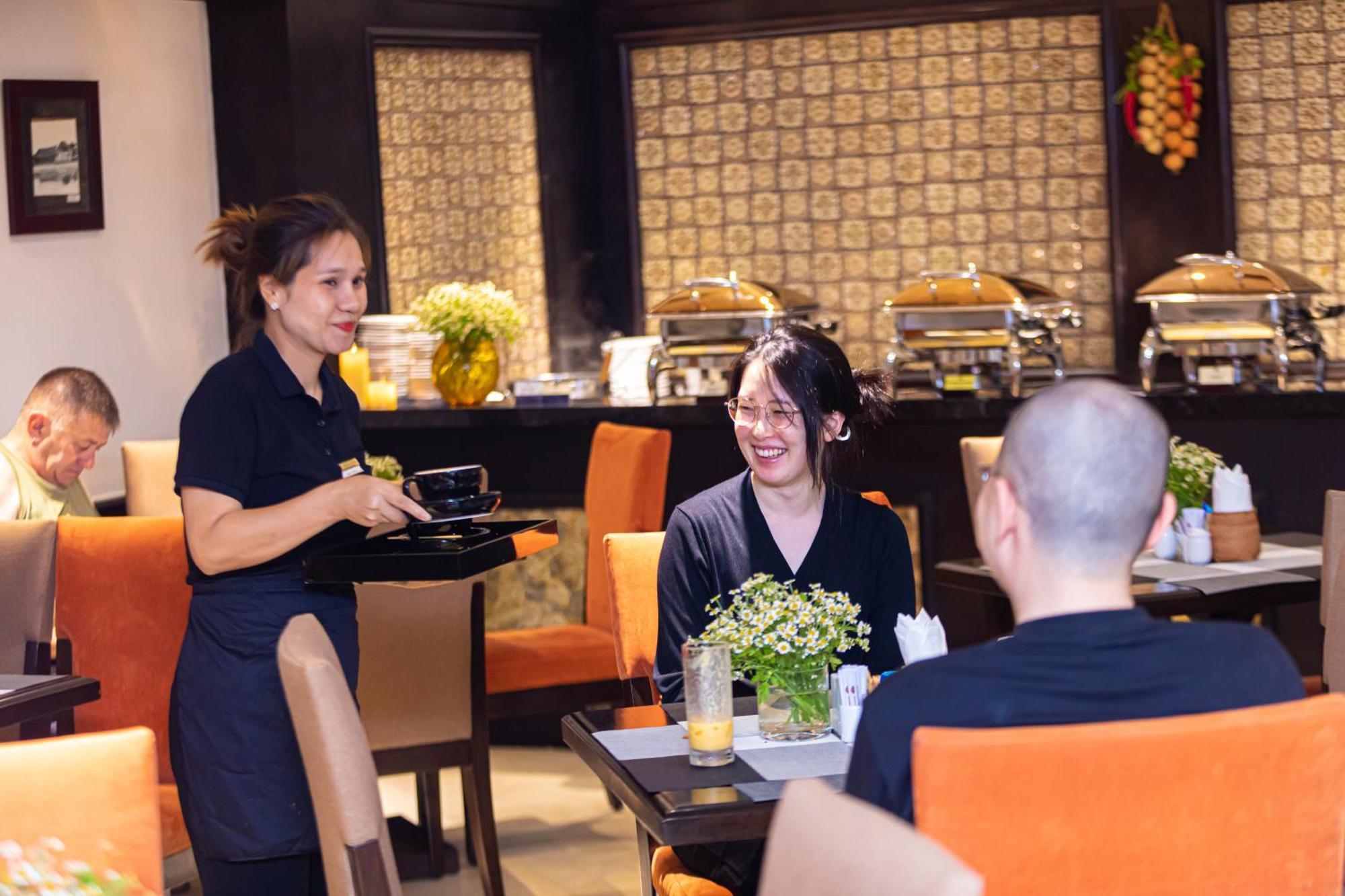 Golden Lotus Luxury Hotel Ханой Екстериор снимка