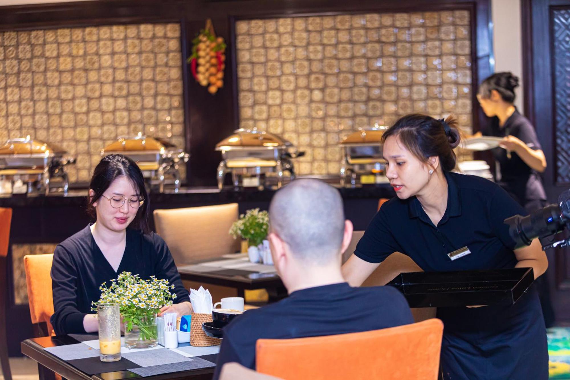 Golden Lotus Luxury Hotel Ханой Екстериор снимка