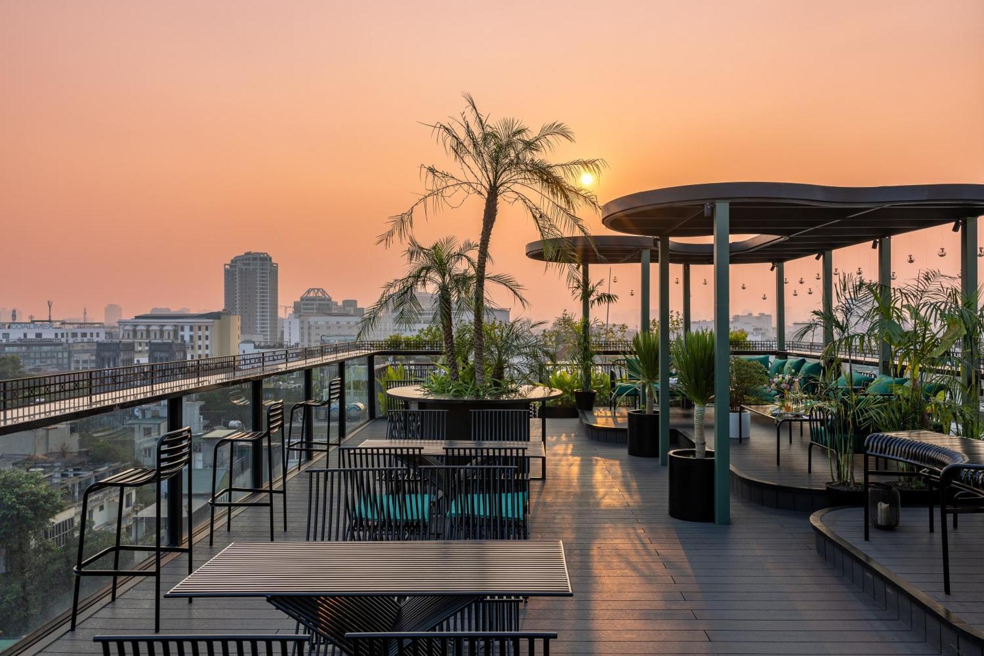 Golden Lotus Luxury Hotel Ханой Екстериор снимка
