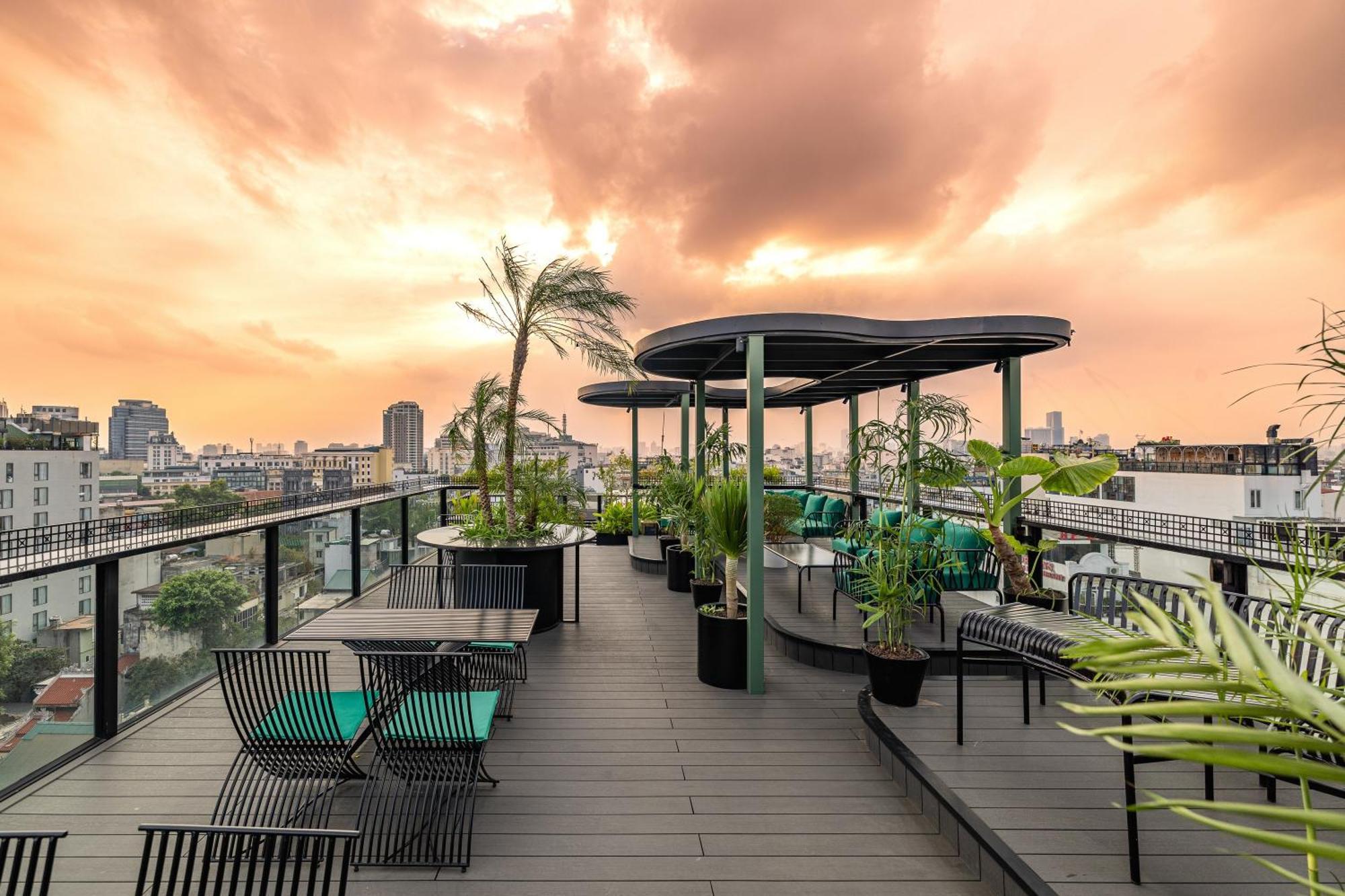 Golden Lotus Luxury Hotel Ханой Екстериор снимка