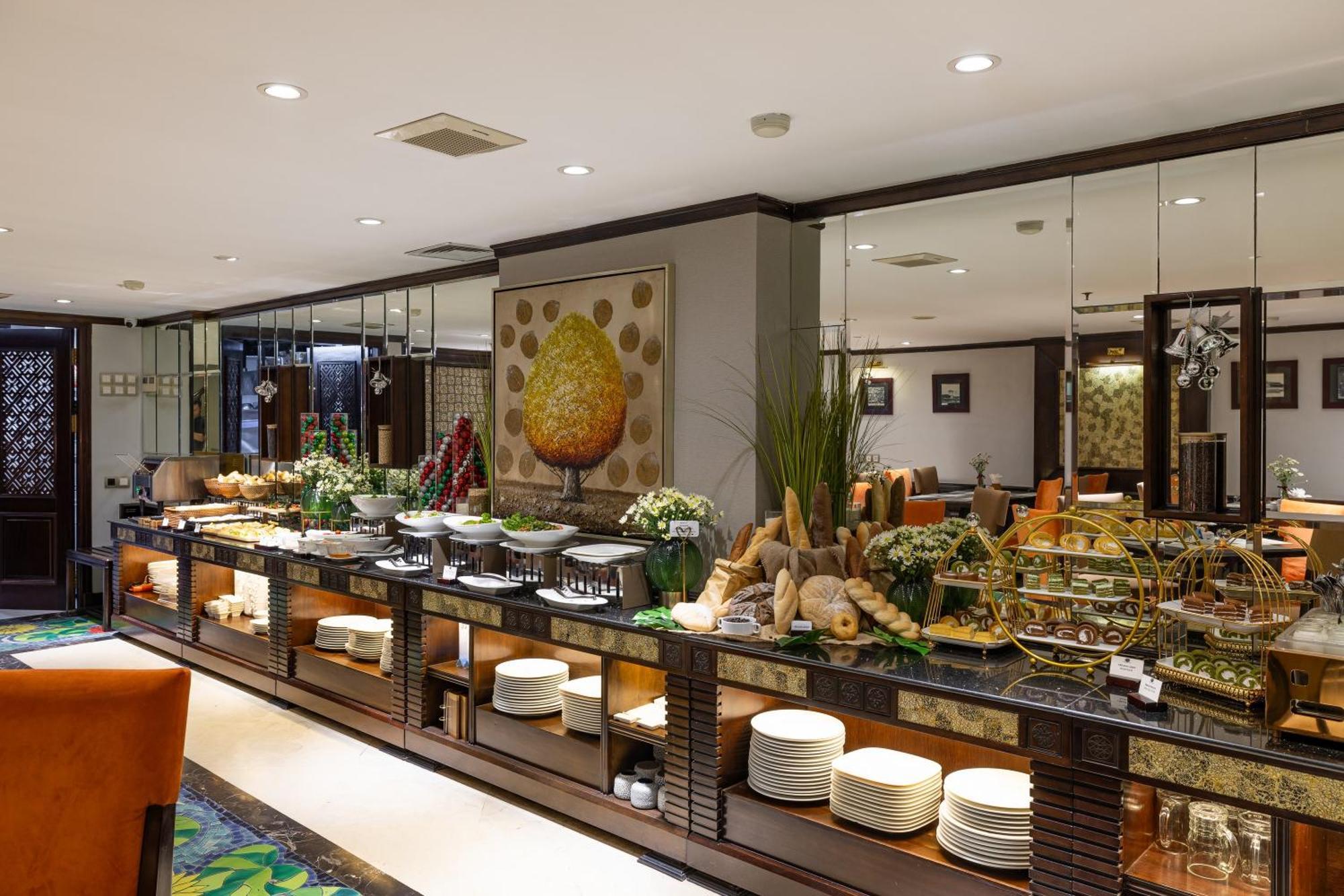 Golden Lotus Luxury Hotel Ханой Екстериор снимка