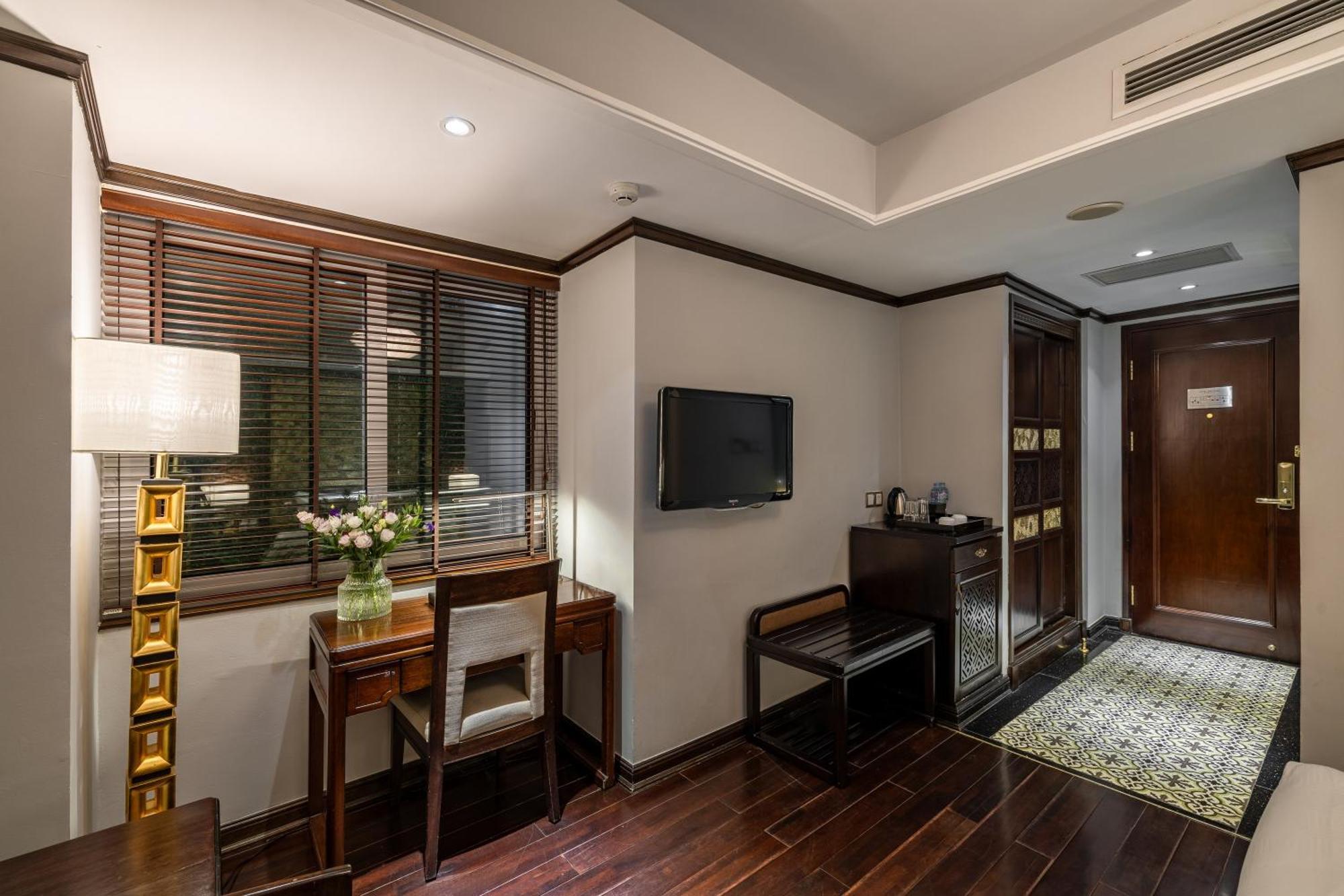 Golden Lotus Luxury Hotel Ханой Екстериор снимка
